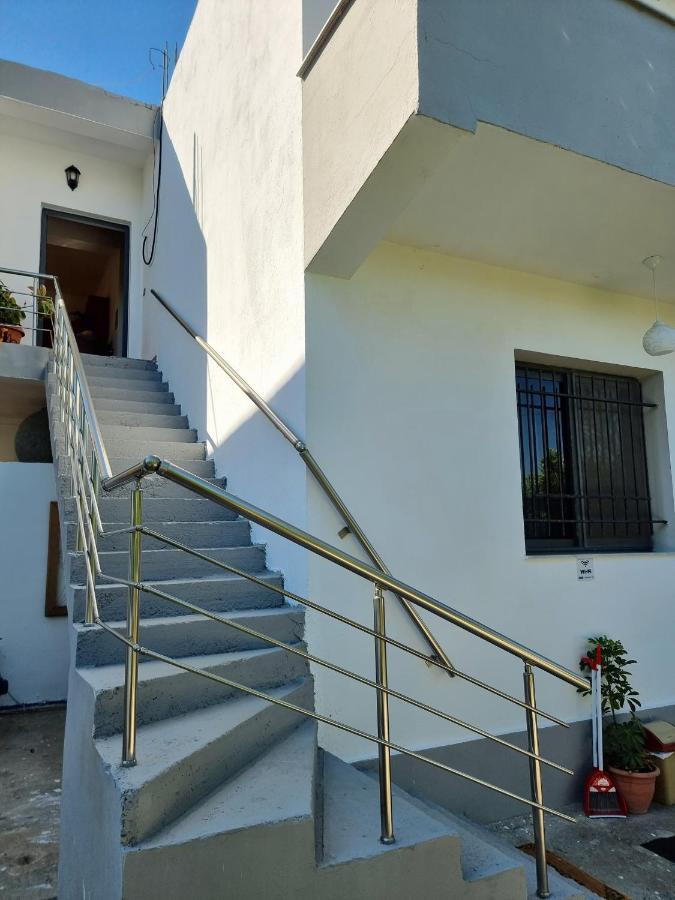 Guest House Vila Elezi Durrës Zewnętrze zdjęcie