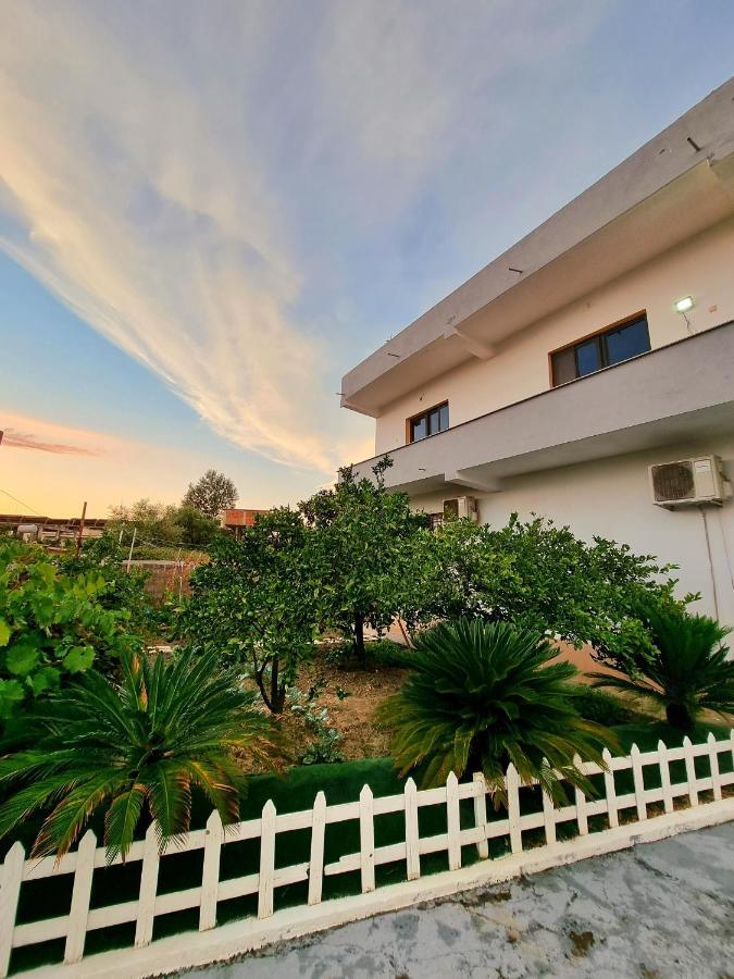Guest House Vila Elezi Durrës Zewnętrze zdjęcie